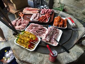 Reunión de amigos con bbq